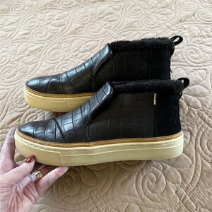 Toms Black Croc-Embossed Ankle Boots